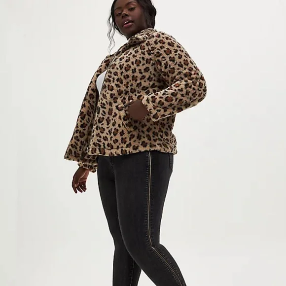 TORRID LEOPARD FAUX FUR ZIP JACKET😍 brand new! - Picture 2 of 8